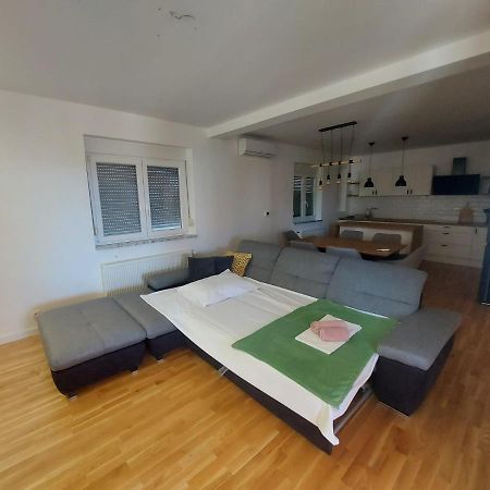 Apartmán Apartman Lucija Biograd Na Moru Exteriér fotografie